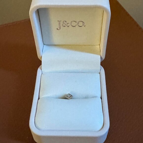 Labret earring J&Co - brand new - moonstone, gold plated and surgical steel - Picture 2 of 5